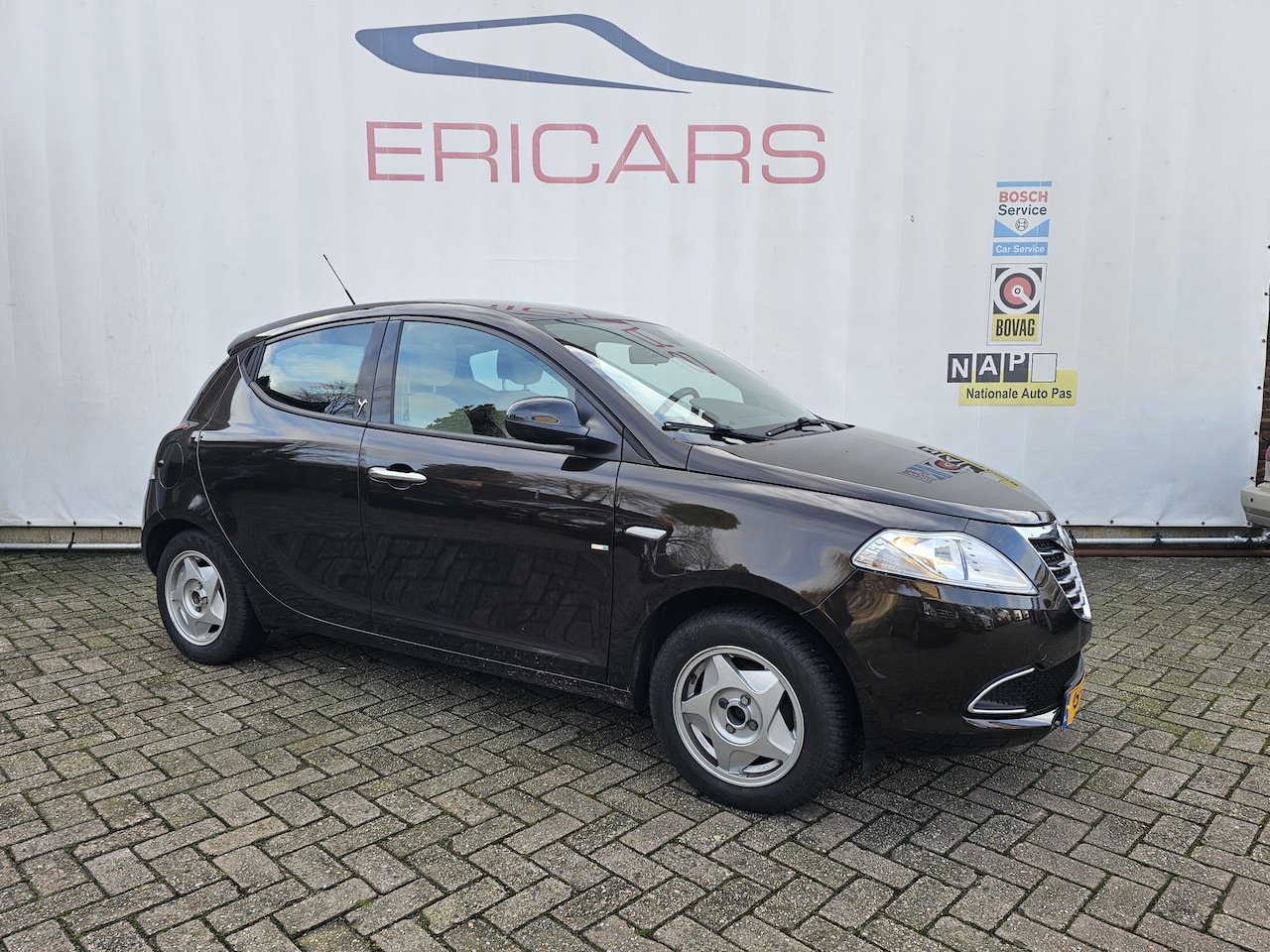 Lancia Y(psilon) - Ypsilon 0.9 TwinAir Gold LEDER PDC LM CC AUTOMAAT - AutoWereld.nl
