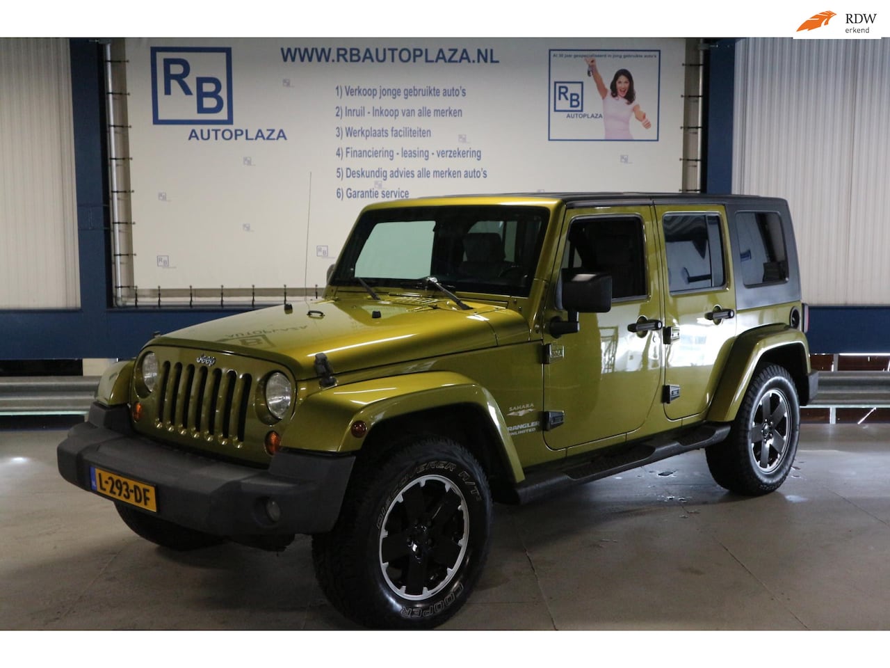 Jeep Wrangler Unlimited - 3.8 Sahara / AUT / NW MODEL / SOFT DAK / KUNSTOF DAK / TOPPER ! ! - AutoWereld.nl