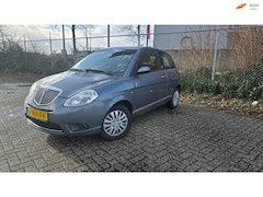 Lancia Y(psilon) - Ypsilon 1.4 Oro
