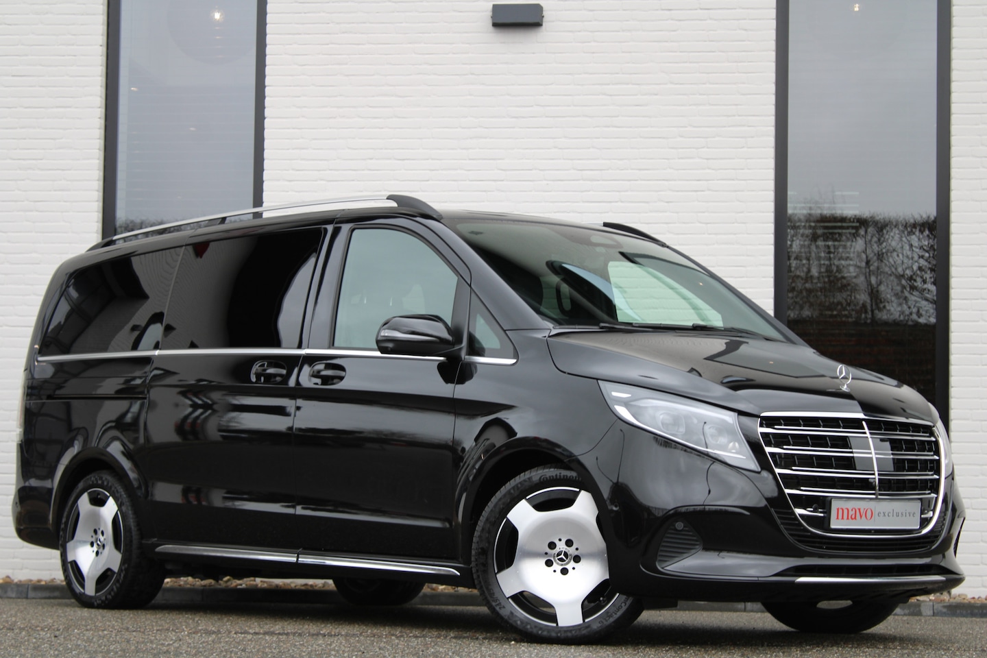 Mercedes-Benz V-klasse - 300d / AMG / Exclusive / DC / 360 Camera / Burmester / Vol Opties / NIEUWSTAAT!! - AutoWereld.nl