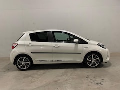 Toyota Yaris - 1.5 Hybrid Pano Automaat Camera Navi Trekhaak Cruise Control