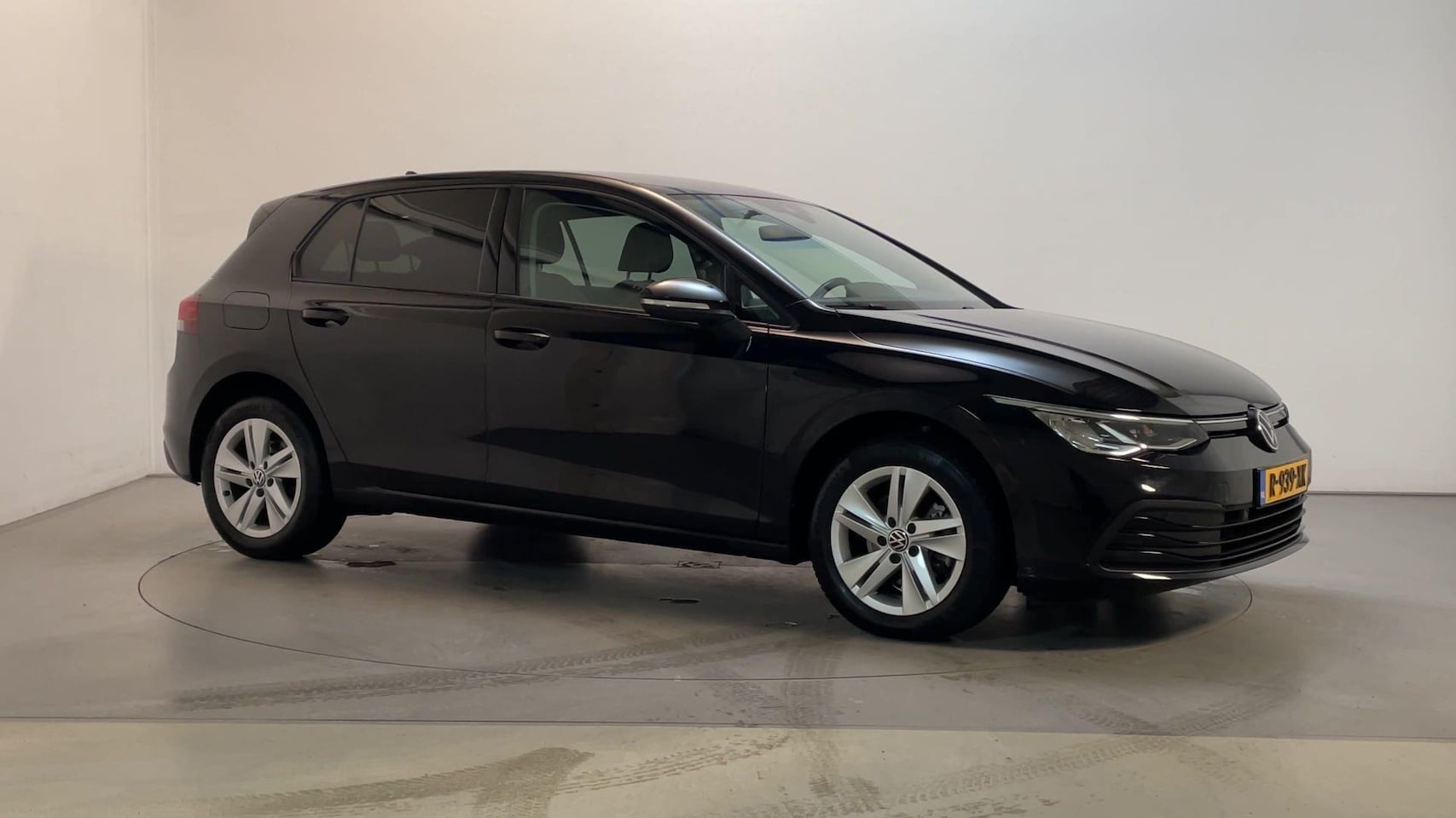 Volkswagen Golf - 1.0 TSI Life Alcantara Sfeerverlichting Camera Navigatie - AutoWereld.nl