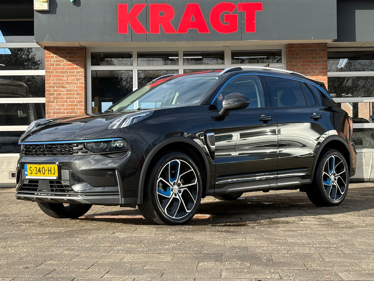 Lynk & Co 01 - 1.5 - 360 camera - schuifdak - LED - navi - climate - adap. cruise - AutoWereld.nl