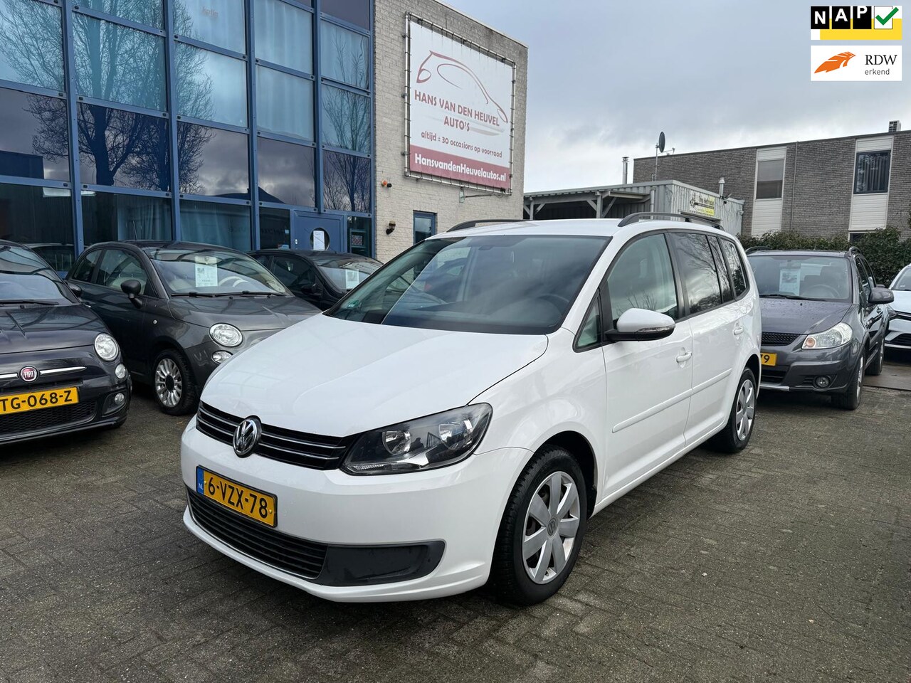 Volkswagen Touran - 1.6 TDI VAN Comfortline BlueMotion, Trekhaak, APK 03/27 BTW - AutoWereld.nl