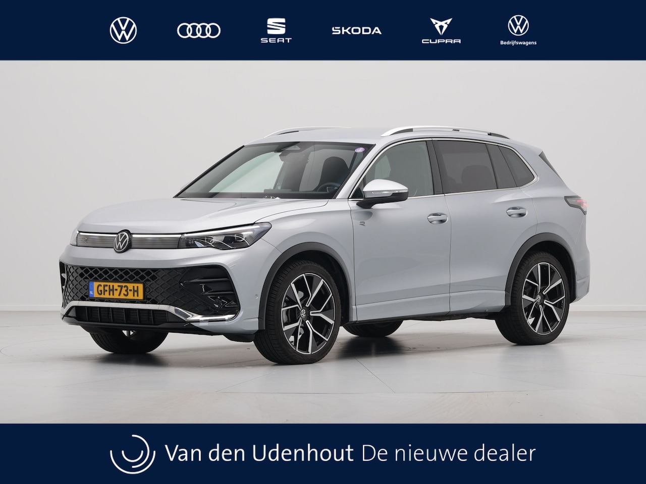 Volkswagen Tiguan - 1.5 eTSI 150pk R-Line Business DSG / Trekhaak / Navigatie / Camera / Acc ps - AutoWereld.nl