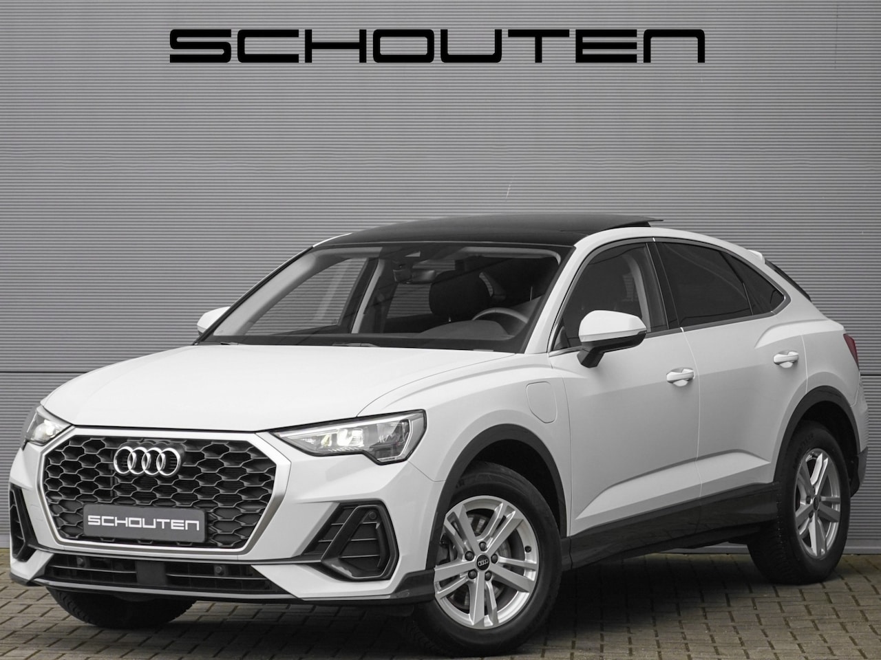 Audi Q3 Sportback - 45 TFSI e Plug-in Hybrid Camera Pano Stoelverw - AutoWereld.nl