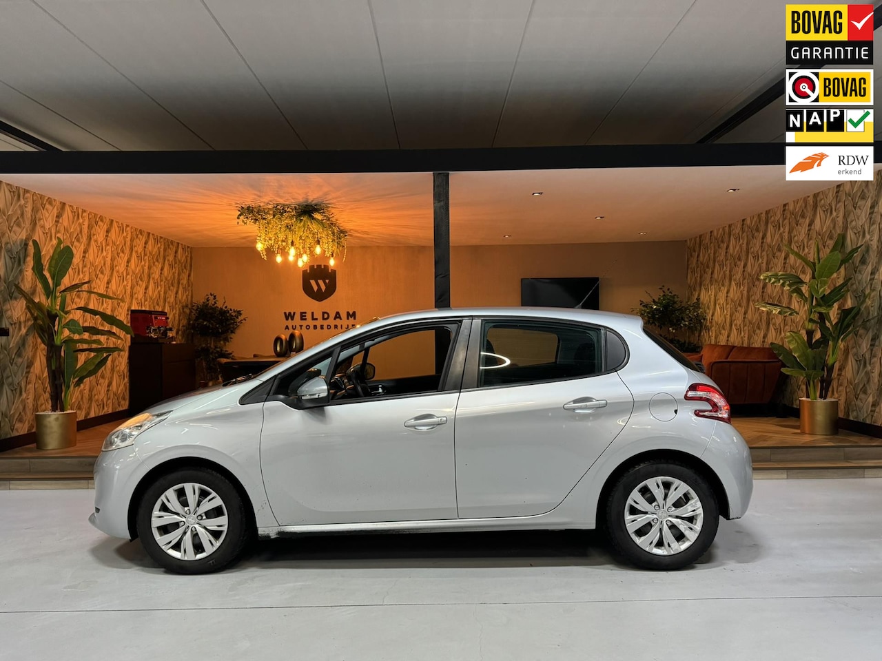 Peugeot 208 - 1.2 VTi Active NAP Cruise Airco Elek Ramen Rijklaar - AutoWereld.nl