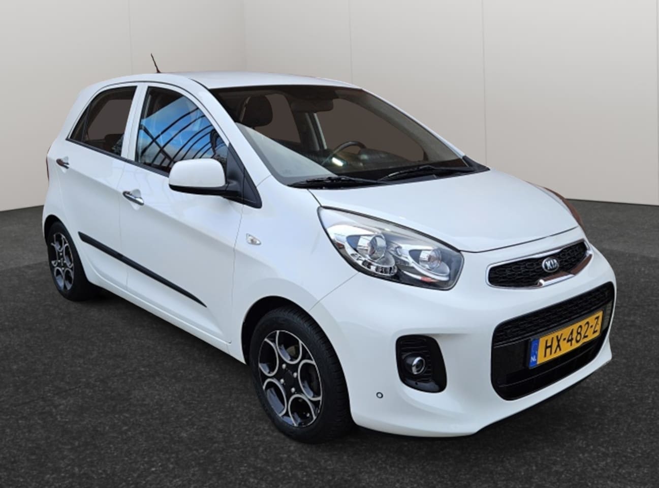 Kia Picanto - 1.2 CVVT DynamicLine Clima Half leder Velgen 5 zits - AutoWereld.nl