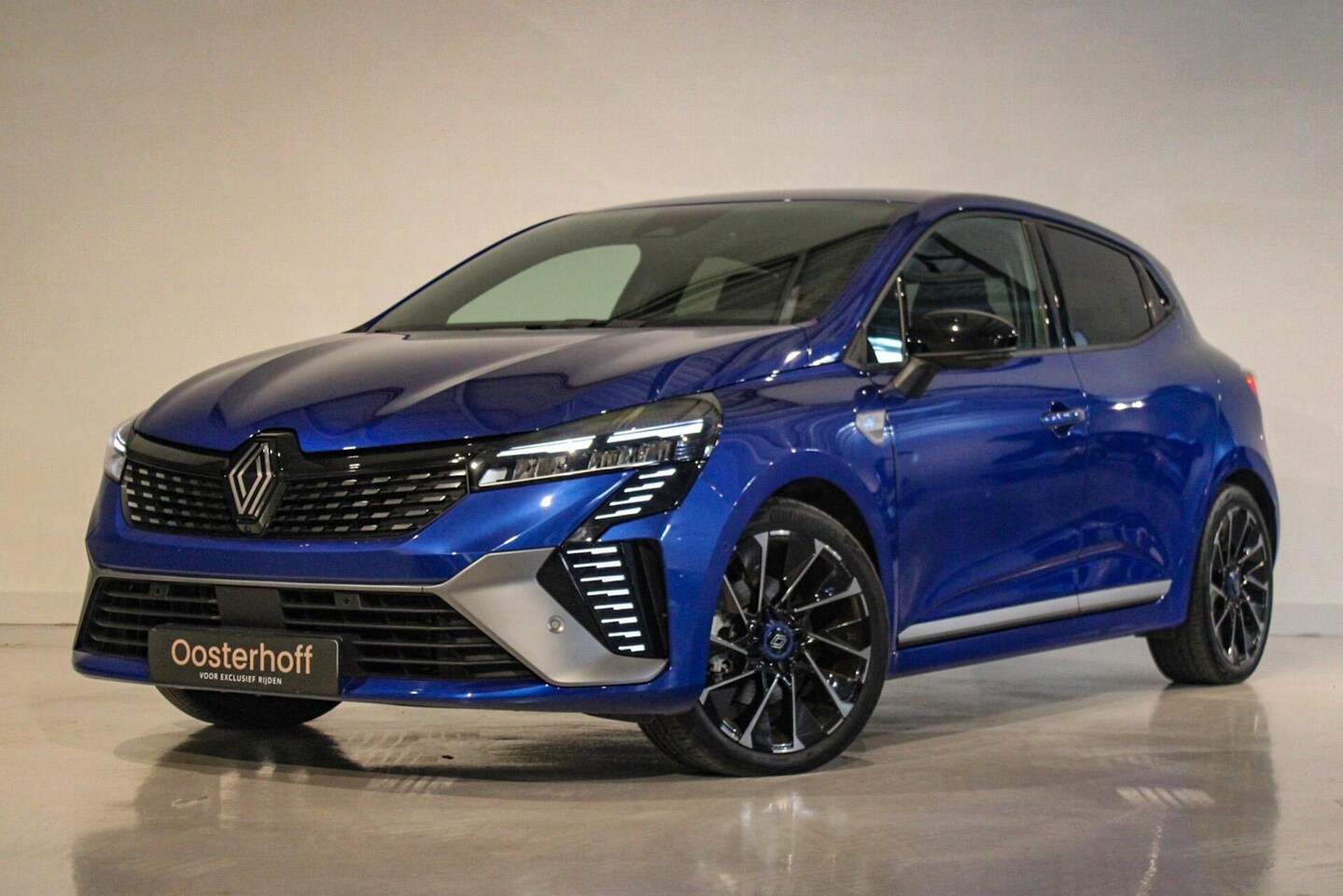 Renault Clio - 1.6 Hybrid 145 E-Tech Alpine Automaat - AutoWereld.nl