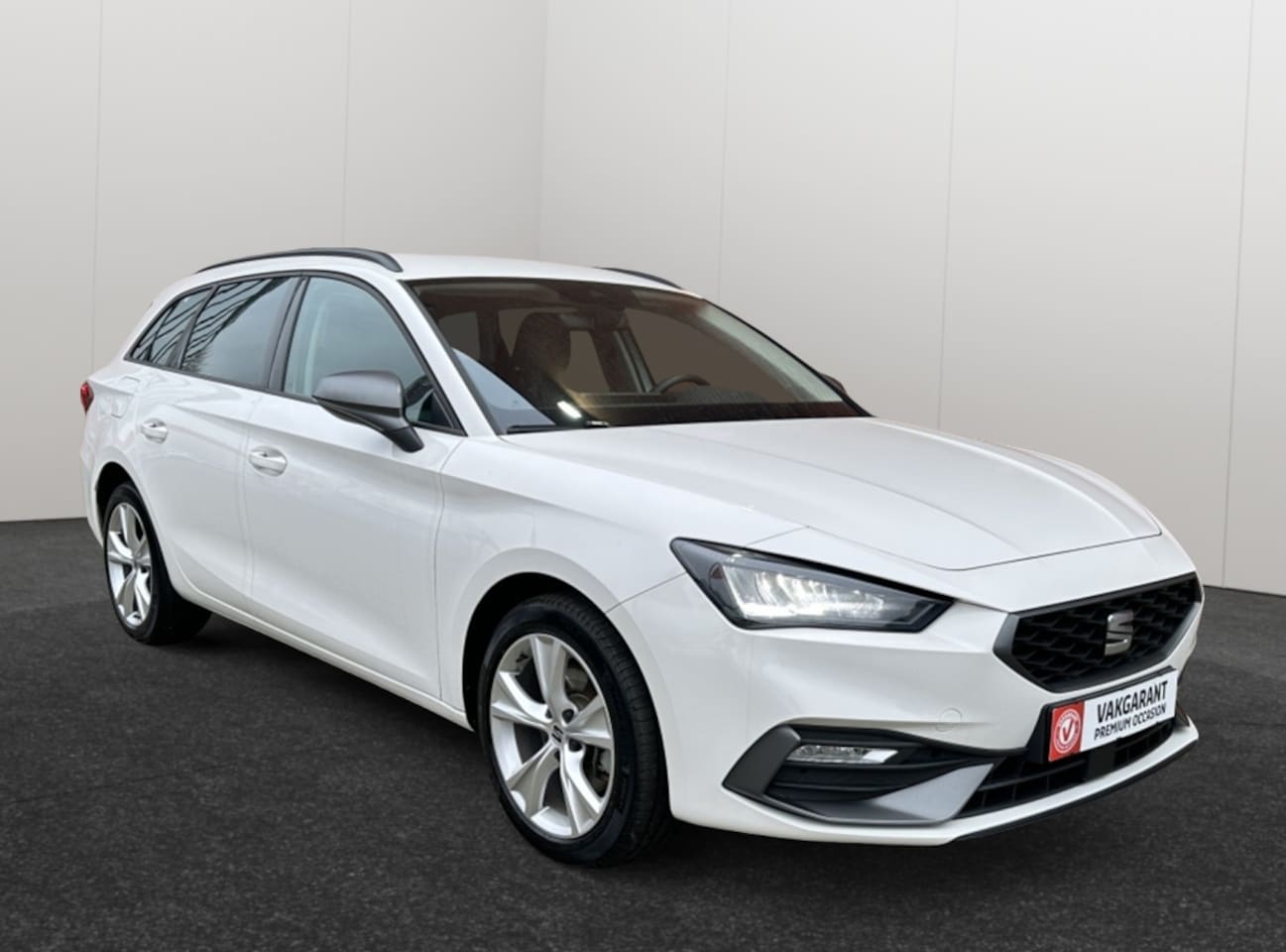SEAT Leon Sportstourer - 1.4 TSI eHybride PHEV FR Business Intense 225PK SOH 94% - AutoWereld.nl