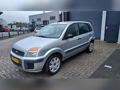 Ford Fusion - 1.4i 16V met Airco / 179.900 km / Nieuwe APK