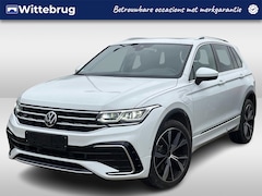 Volkswagen Tiguan - 1.4 TSI 245pk eHybrid R-Line Business+ / Panoramadak / IQ LED / Voorstoelen verwarmbaar /