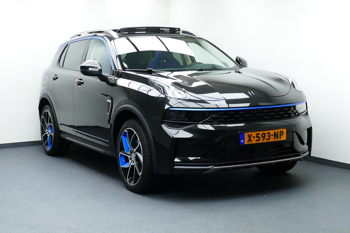Lynk & Co 01 - 1.5 20"LMV Met All Season Banden, Haak 1800kg - AutoWereld.nl
