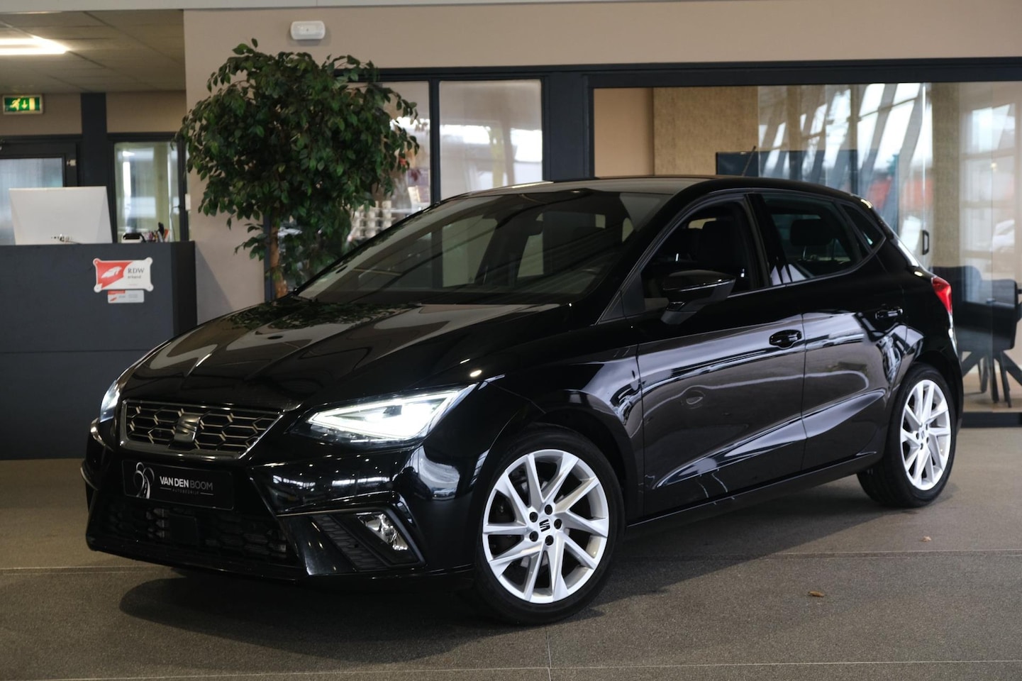 SEAT Ibiza - 1.0 EcoTSI FR 110PK DSG Facelift Led Virtual Cam Navi ACC - AutoWereld.nl