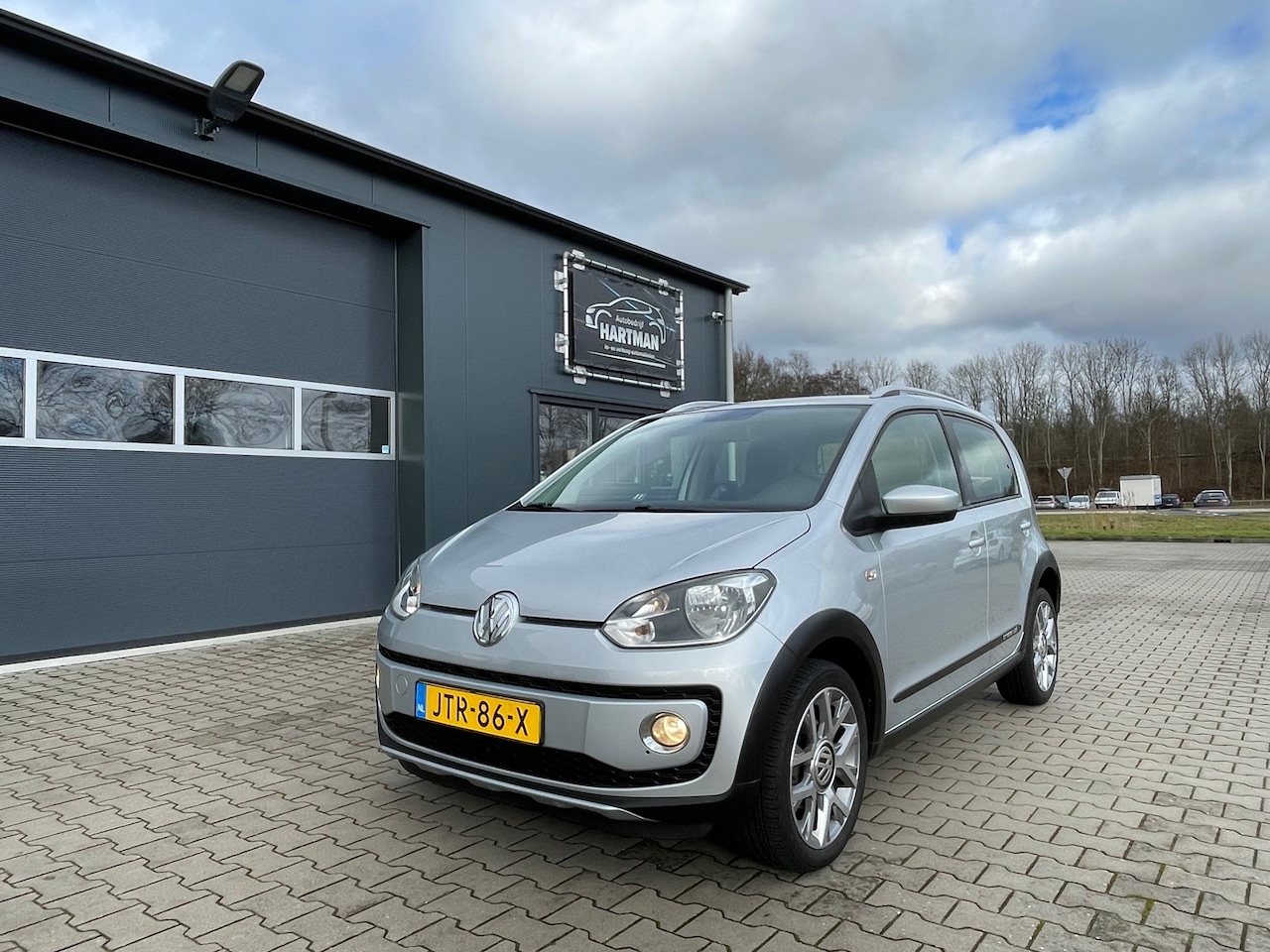 Volkswagen Up! - 1.0 cross up! BlueMotion 1.0 cross up! BlueMotion - AutoWereld.nl