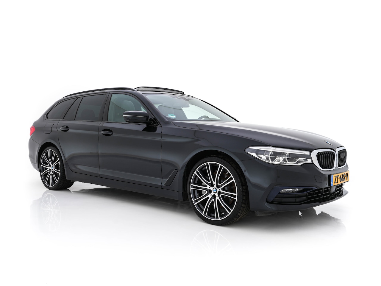 BMW 5-serie Touring - 530d Sportline High Executive Aut. *PANO | LEATHER | FULL-LED | MEMORY-PACK | TOP-VIEW | H - AutoWereld.nl