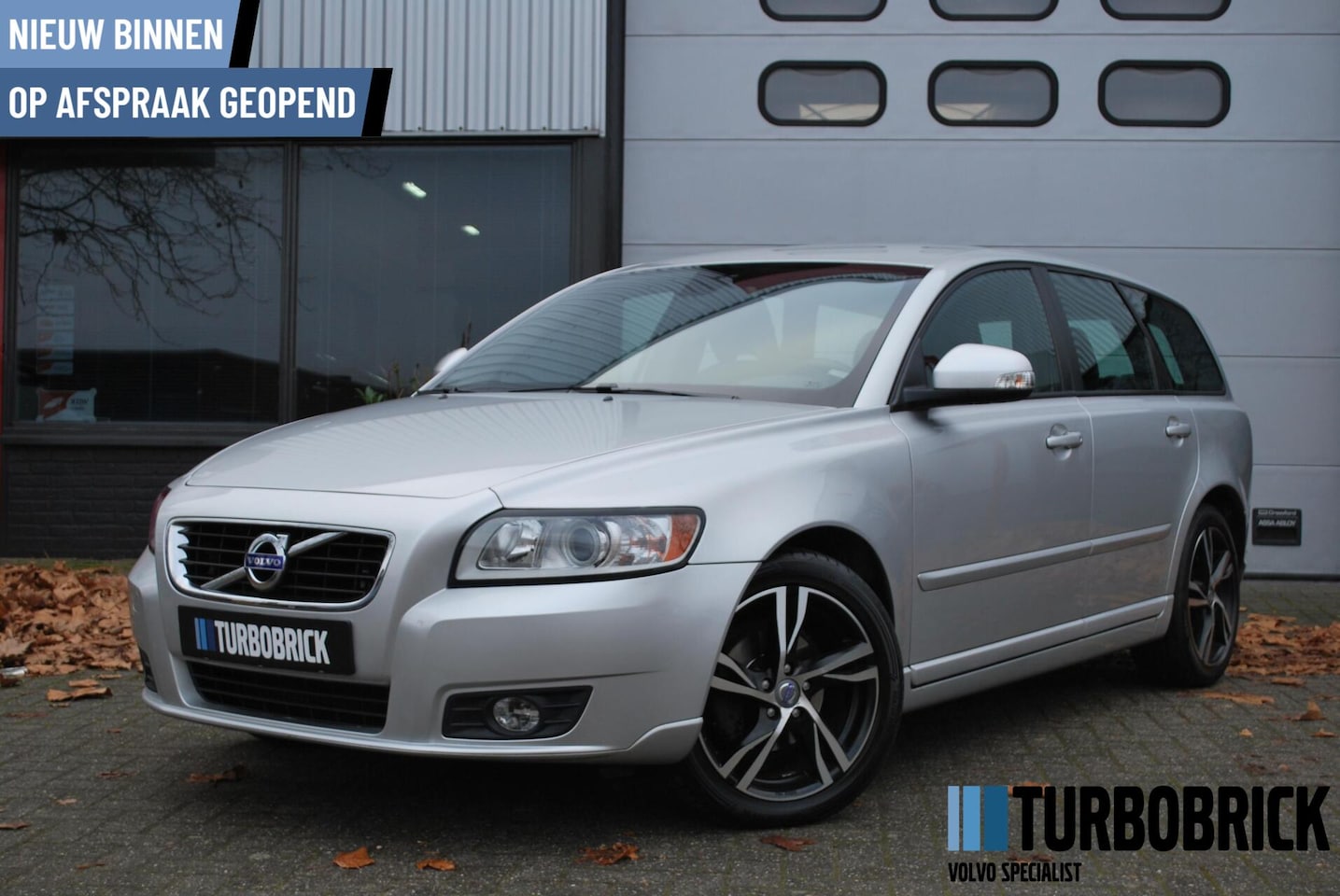 Volvo V50 - 2.0 Business Pro Edition | Leder | Trekhaak | ECC | Cruise | 17" LMV - AutoWereld.nl