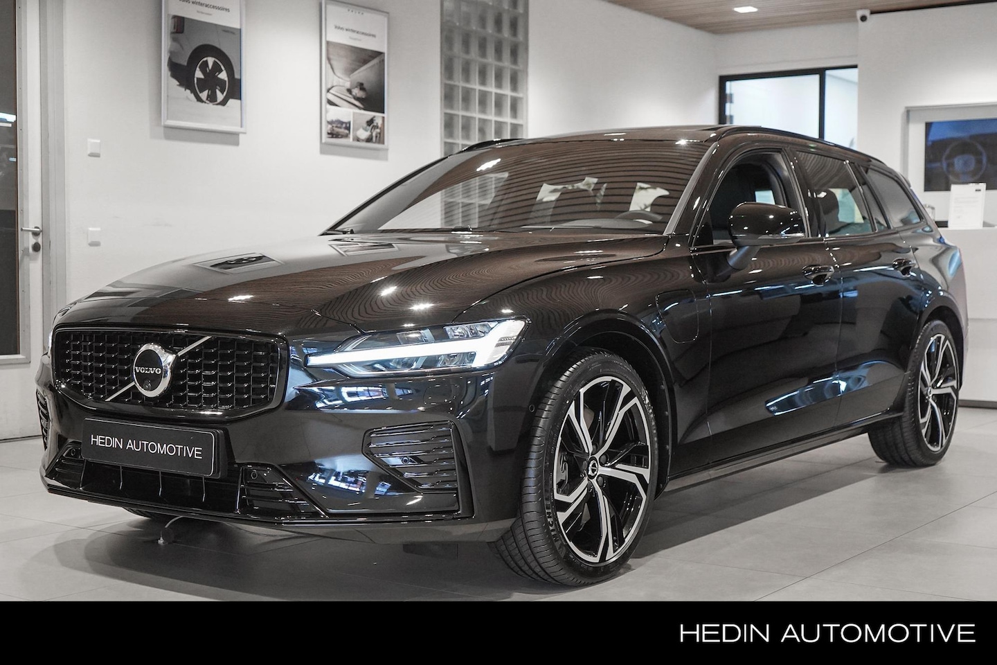 Volvo V60 - 2.0 T8 Plug-in hybrid AWD Ultra Perf. Ed. Dark | Polestar Engineered Optimisation | Sports - AutoWereld.nl