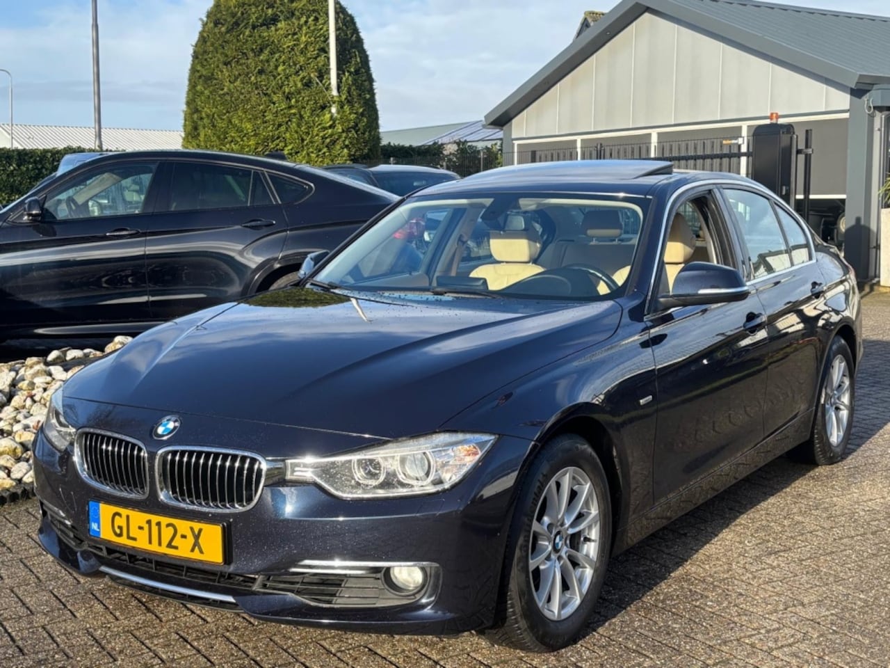 BMW 3-serie - 320i High Exe Sedan Automaat 2015 Schuifdak Dealerauto - AutoWereld.nl