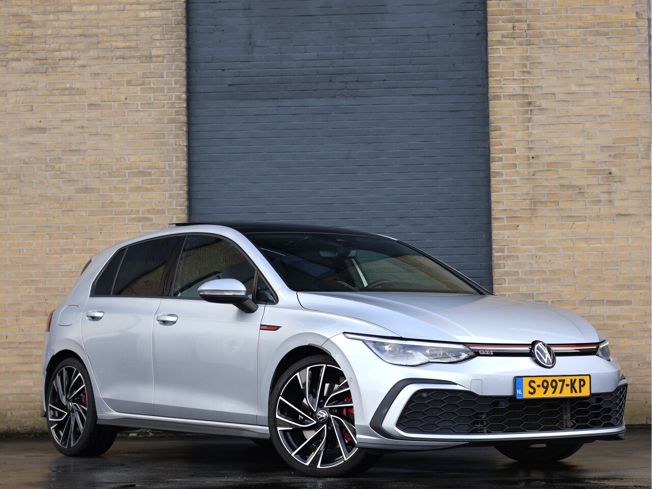 Volkswagen Golf - 2.0 TSI GTI 245PK | Pano | ACC | Harman | Winter | Keyless | - AutoWereld.nl