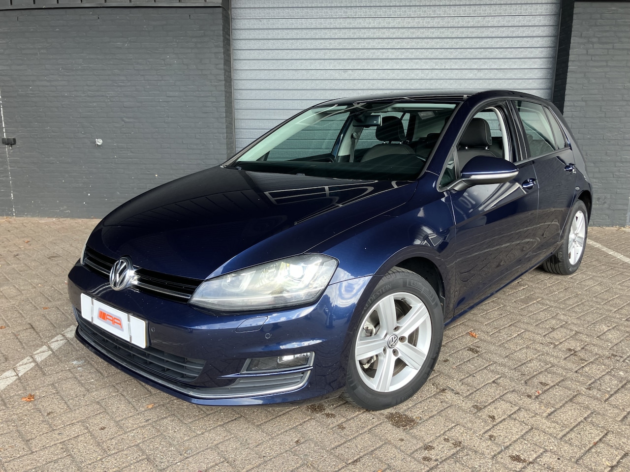 Volkswagen Golf - 1.6 TDI Highline XENON-LED-AHK - AutoWereld.nl