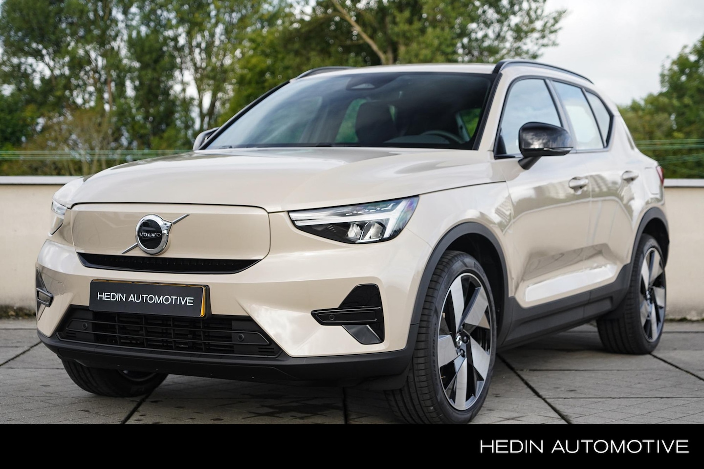 Volvo EX40 - Single Motor Plus 20" velgen | Stoel- en Stuurverwarming | Apple Carplay / Android auto - AutoWereld.nl