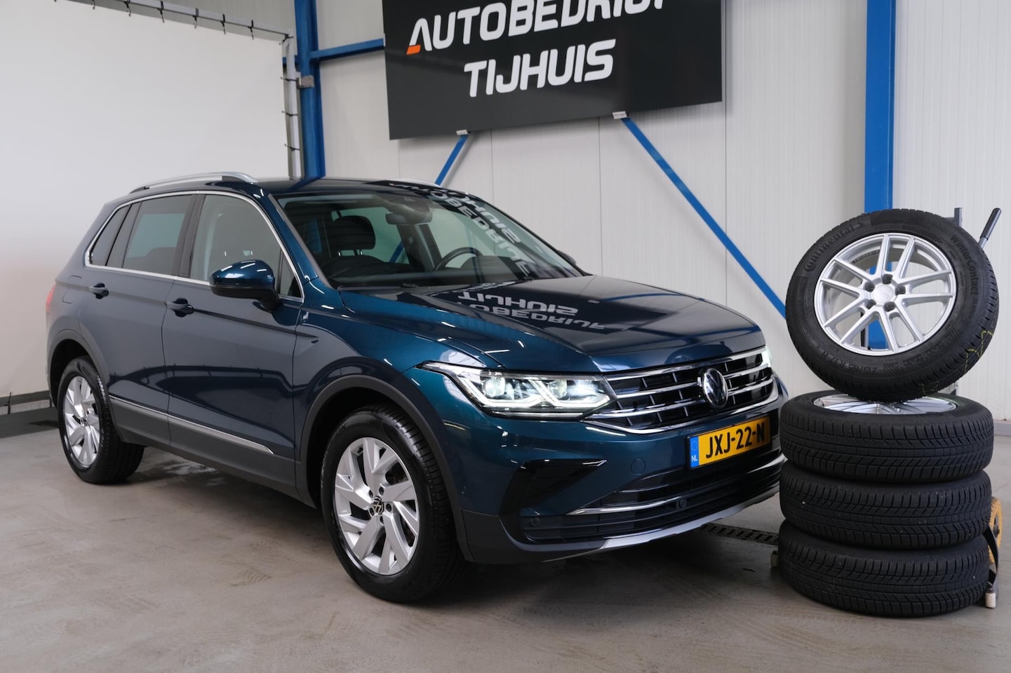 Volkswagen Tiguan - 1.4 TSI eHybrid Business+ - Airco, Cruise, Navi, PDC, Camera. - AutoWereld.nl