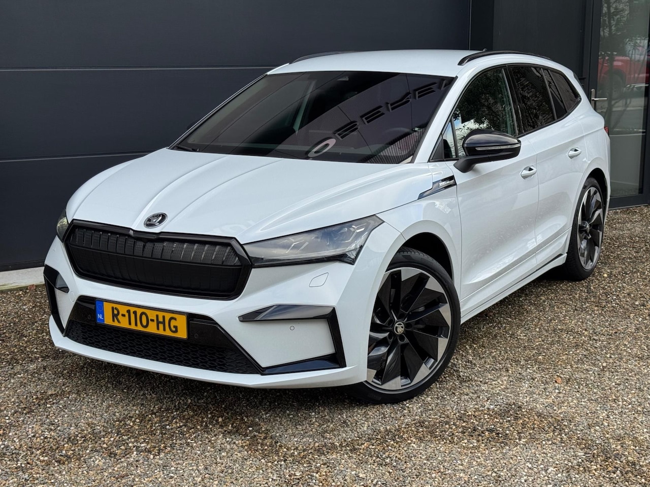 Skoda Enyaq iV - 60 Sportline 180 pk | Trekhaak | Stuur-/stoelverwarming | 1e Eig | NL auto | SoH 95,5% - AutoWereld.nl