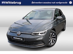 Volkswagen Golf - 1.4 eHybrid 204pk Style DSG Automaat / Navigatie / Keyless / LM velgen / APP / Camera / Pa
