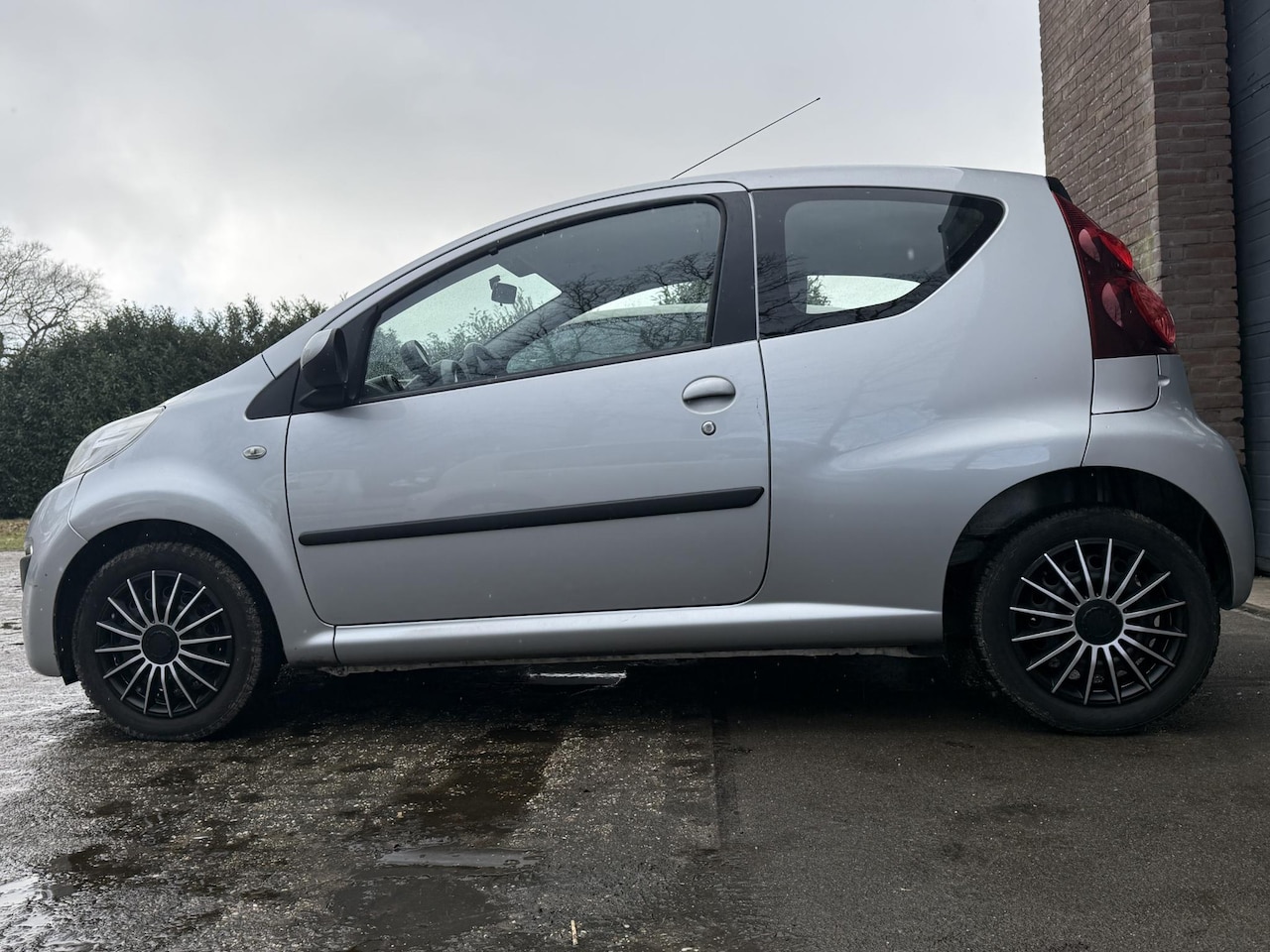 Peugeot 107 - 1.0 Active Automaat/Airco/LED/NAP - AutoWereld.nl