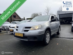 Mitsubishi Outlander - 2.0 Invite plus LM / PDC / Trekhaak / Parrot