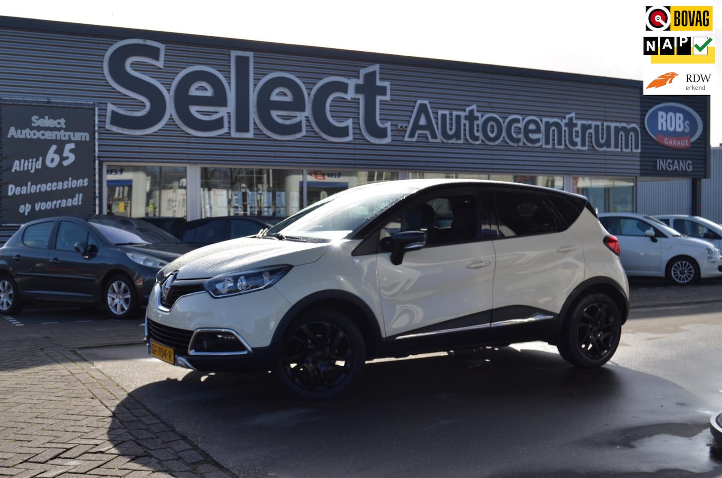 Renault Captur - 1.2 TCe Helly Hansen | AUTOMAAT|LUXE INT|NAP|1E EIGNR.|TREKHAAK|CAMERA|DEALERONDRH. - AutoWereld.nl