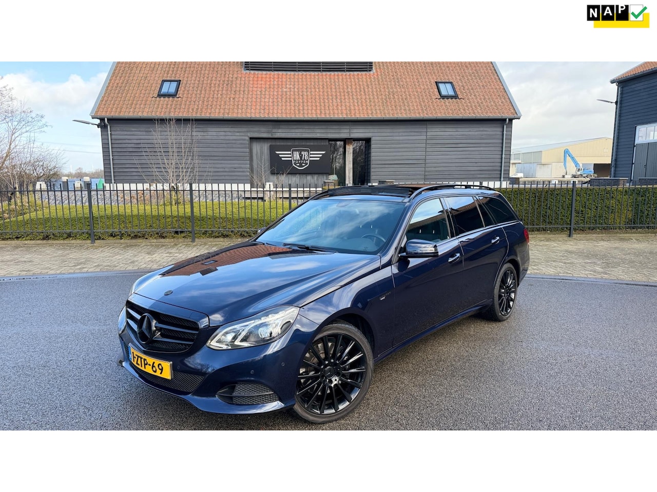 Mercedes-Benz E-klasse Estate - 400 4MATIC AMG V6 333PK PANORAMADAK LEER NAVI LED-XENON - AutoWereld.nl
