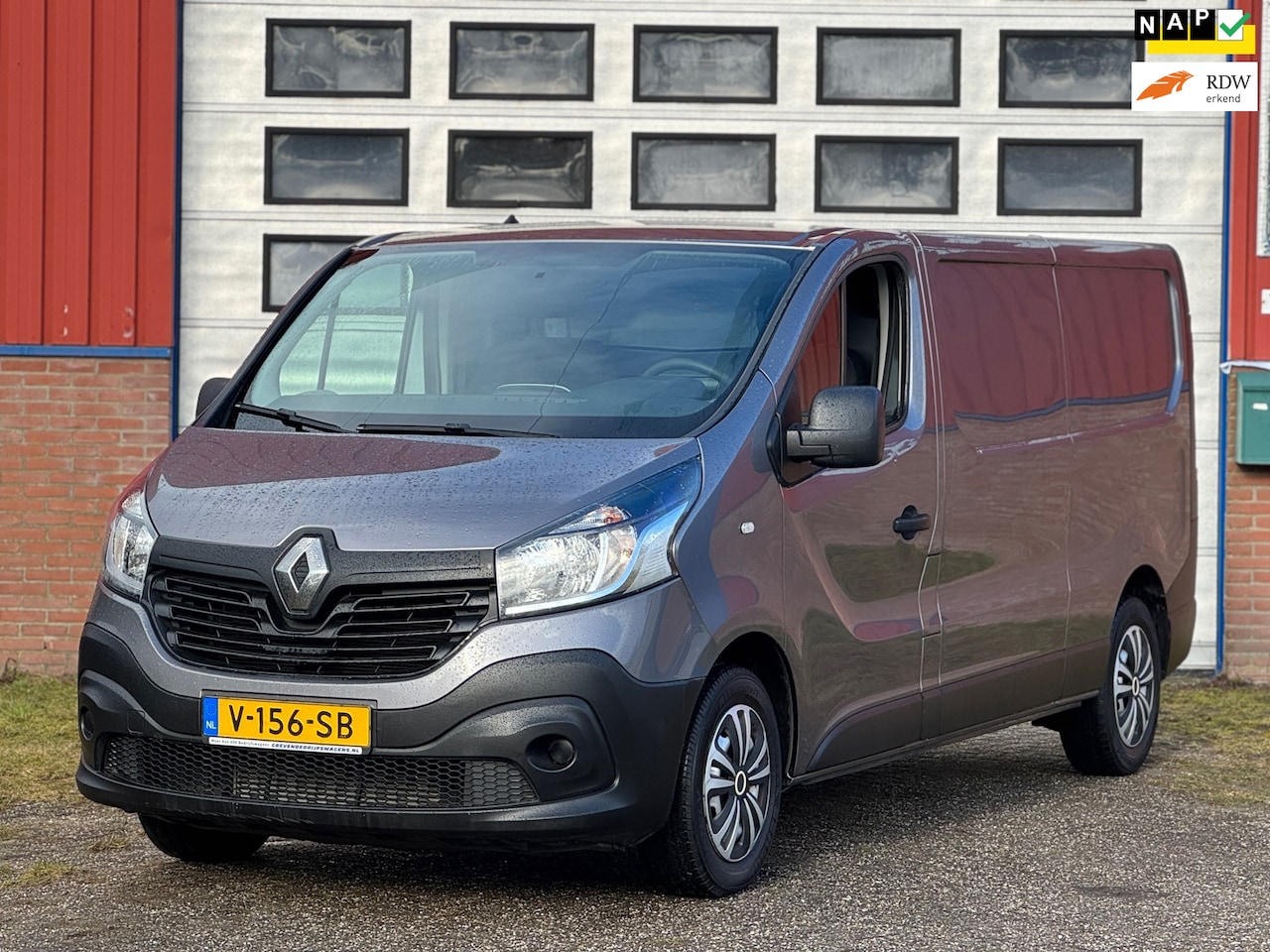 Renault Trafic - 1.6 dCi T29 L2H1 Comfort / Grijs / Airco / PDC / 2018 - AutoWereld.nl