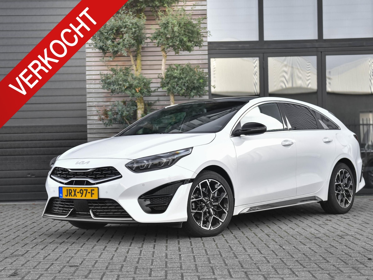 Kia Pro cee'd - 1.5 T-GDI GT-PlusLine Panoramadak, adaptieve cruise control, Alcantara bekleding Navi, Cam - AutoWereld.nl