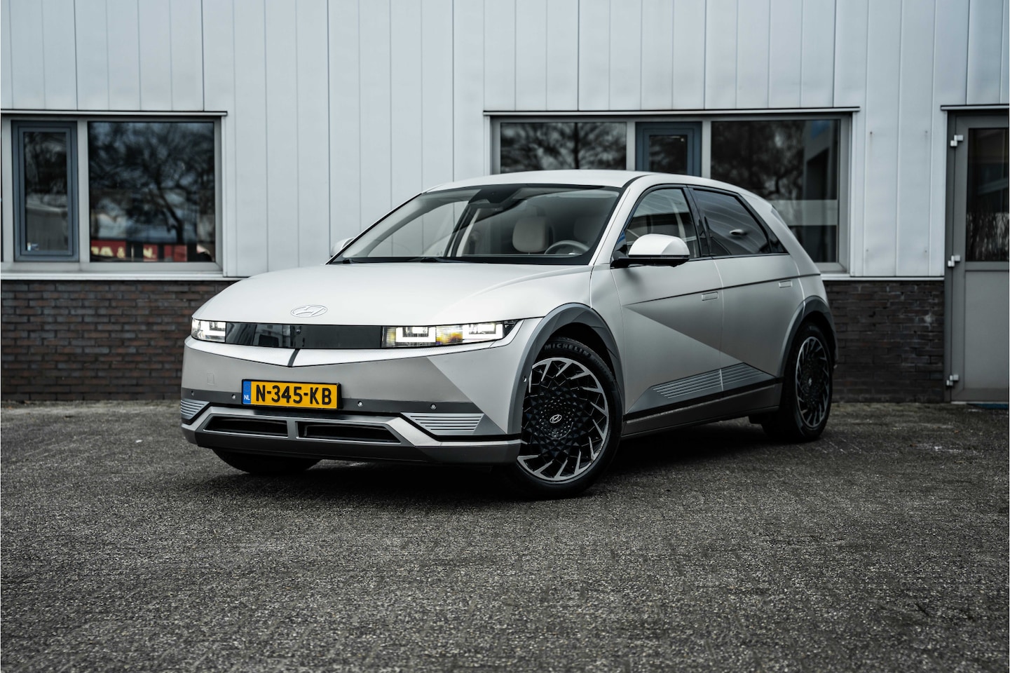 Hyundai IONIQ 5 - Lounge 73kWh | Matte lak | Leder | 96.8%SOH | ACC | Relax Pakket - AutoWereld.nl