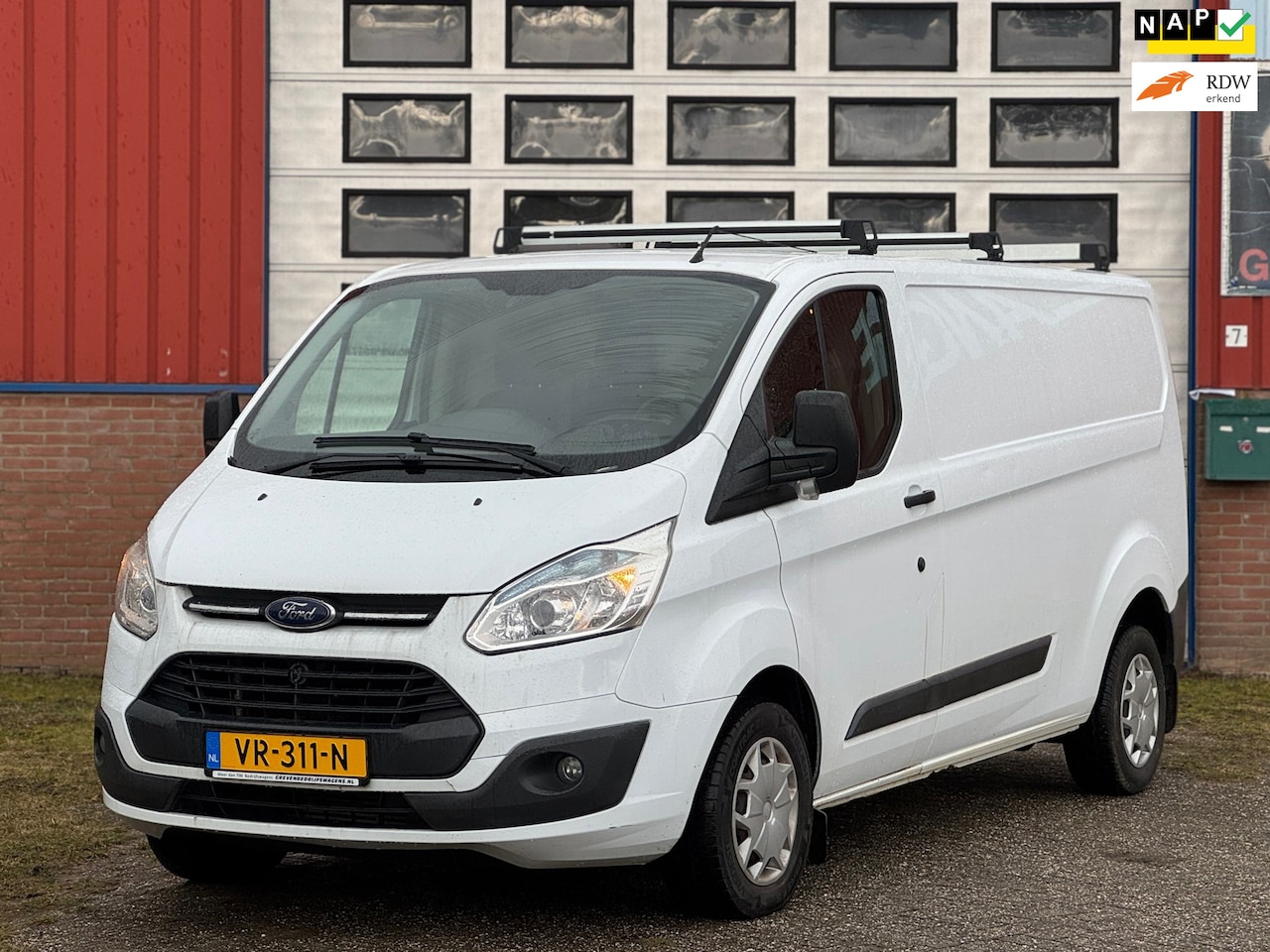 Ford Transit Custom - 290 2.2 TDCI L2H1 Trend / 2015 / Navi / Airco - AutoWereld.nl