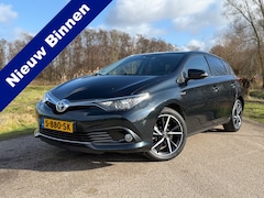 Toyota Auris - 1.8 Hybrid Black Edition / Automaat / Airco / Navigatie / Camera / Cruise Control / NAP