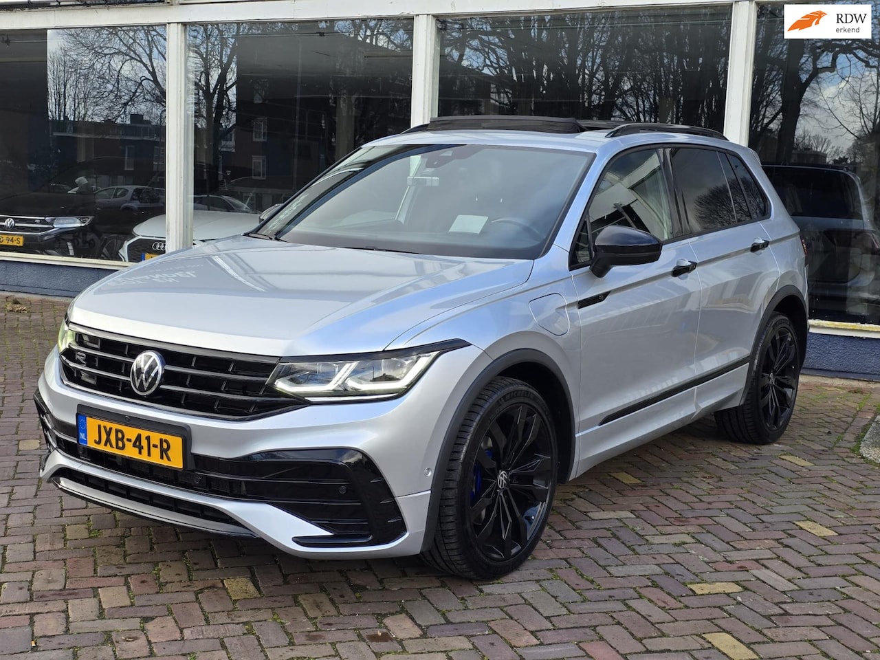 Volkswagen Tiguan - 1.4 TSI eHybrid Black edition 3*R-line Full Pano/Leder/Head up/Trekhaak! - AutoWereld.nl