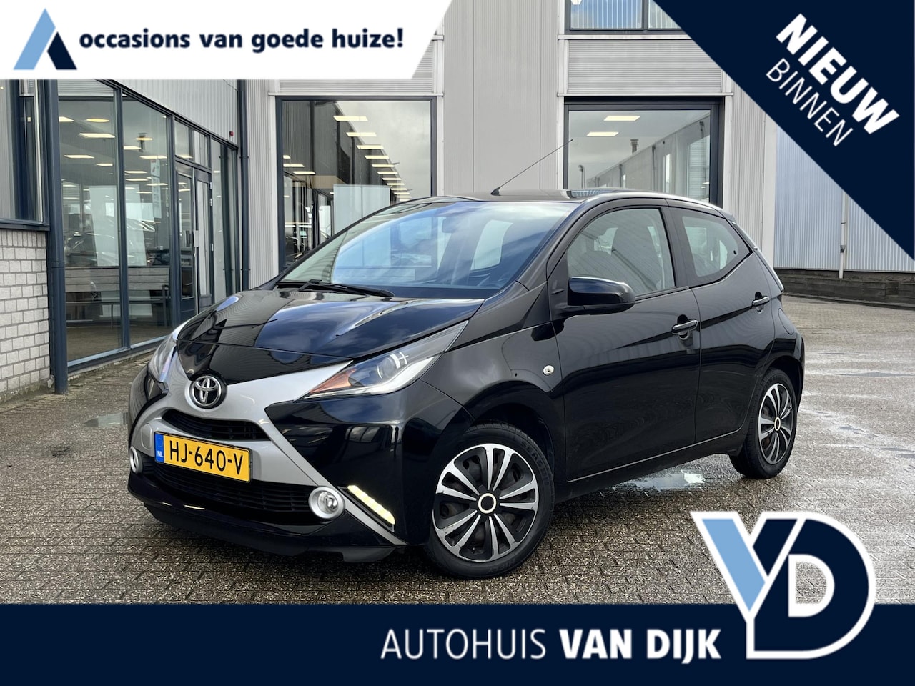 Toyota Aygo - 1.0 VVT-i x-play | NL Auto/2e Eig./Camera/Airco/Bluetooth/Speedlimiter/All Season Banden - AutoWereld.nl