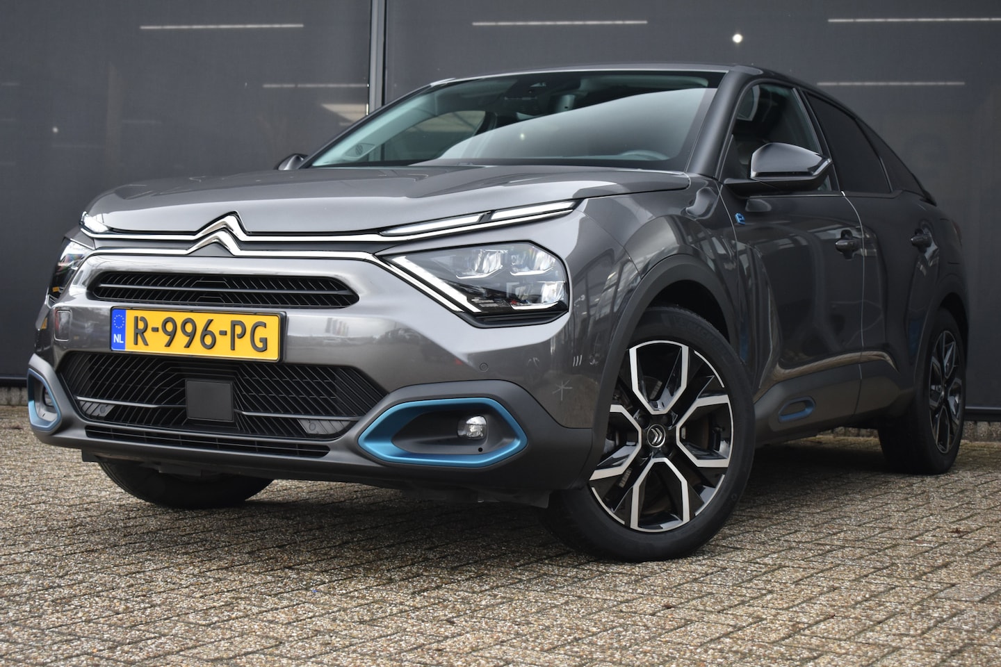 Citroën Ë-C4 - Shine 50 kWh 3 Fase | Vol-Leder | Massage | Elektr. Stoelen | Stoelverwarming | Navigatie - AutoWereld.nl