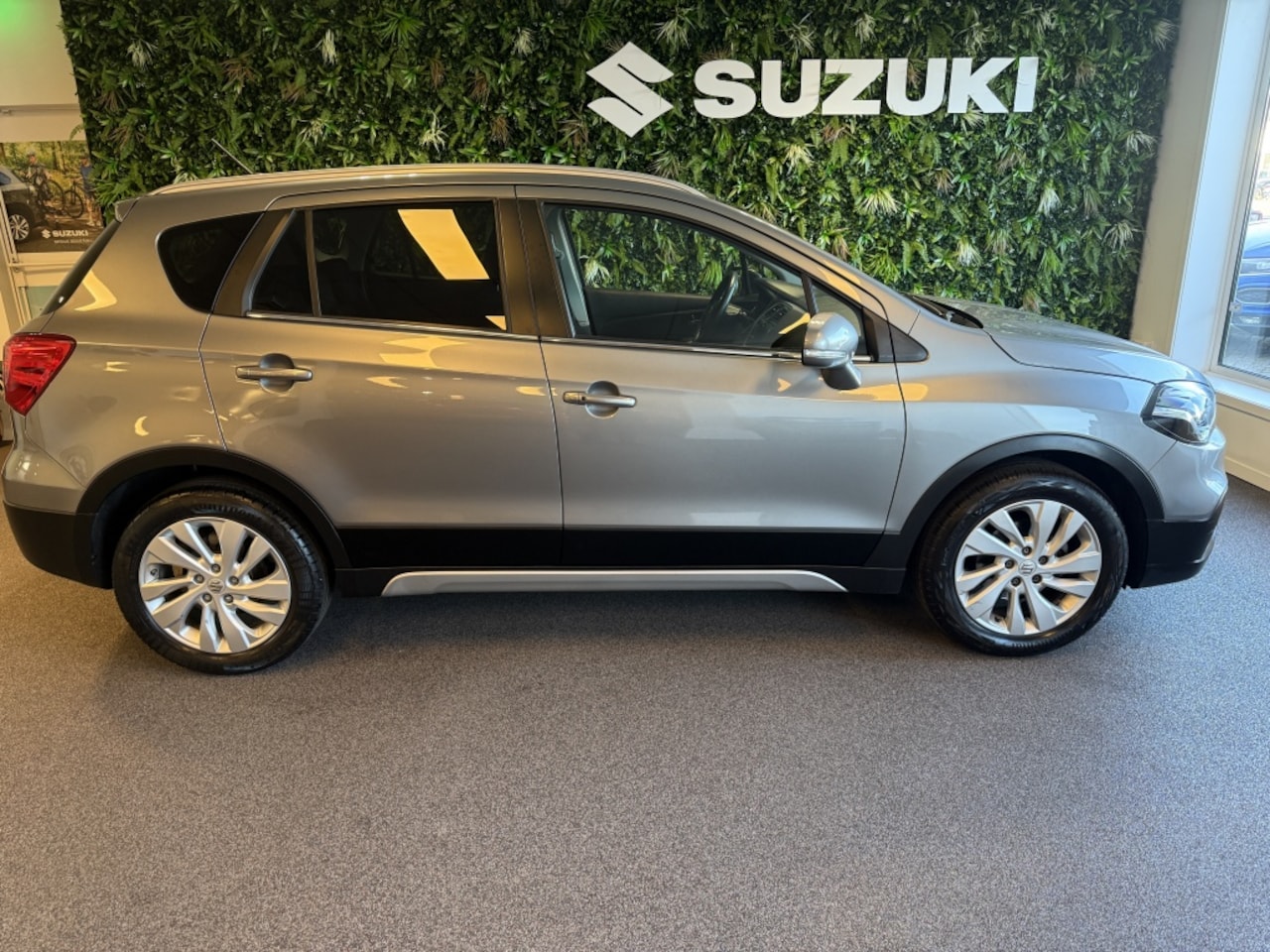 Suzuki S-Cross - Climat control weinig KM's 1.0 B.jet Exclusive Sportvelgen Parkeersensoren Cruise Control - AutoWereld.nl
