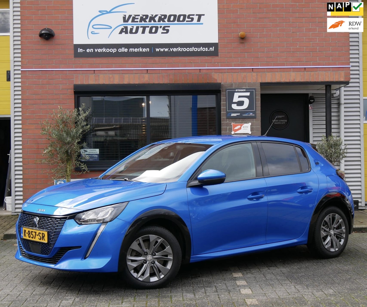 Peugeot e-208 - EV Blue Lease Allure 50 kWh CarPlay. 360cam. navi. - AutoWereld.nl