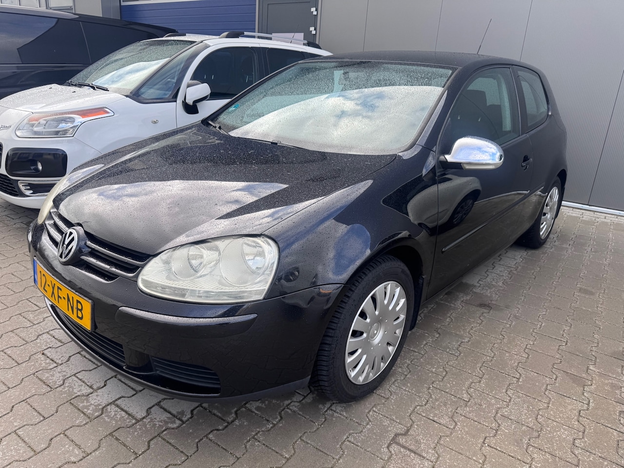 Volkswagen Golf - 1.6 FSI Optive 3 deurs Zeer nette auto bak maakt geluid!! - AutoWereld.nl