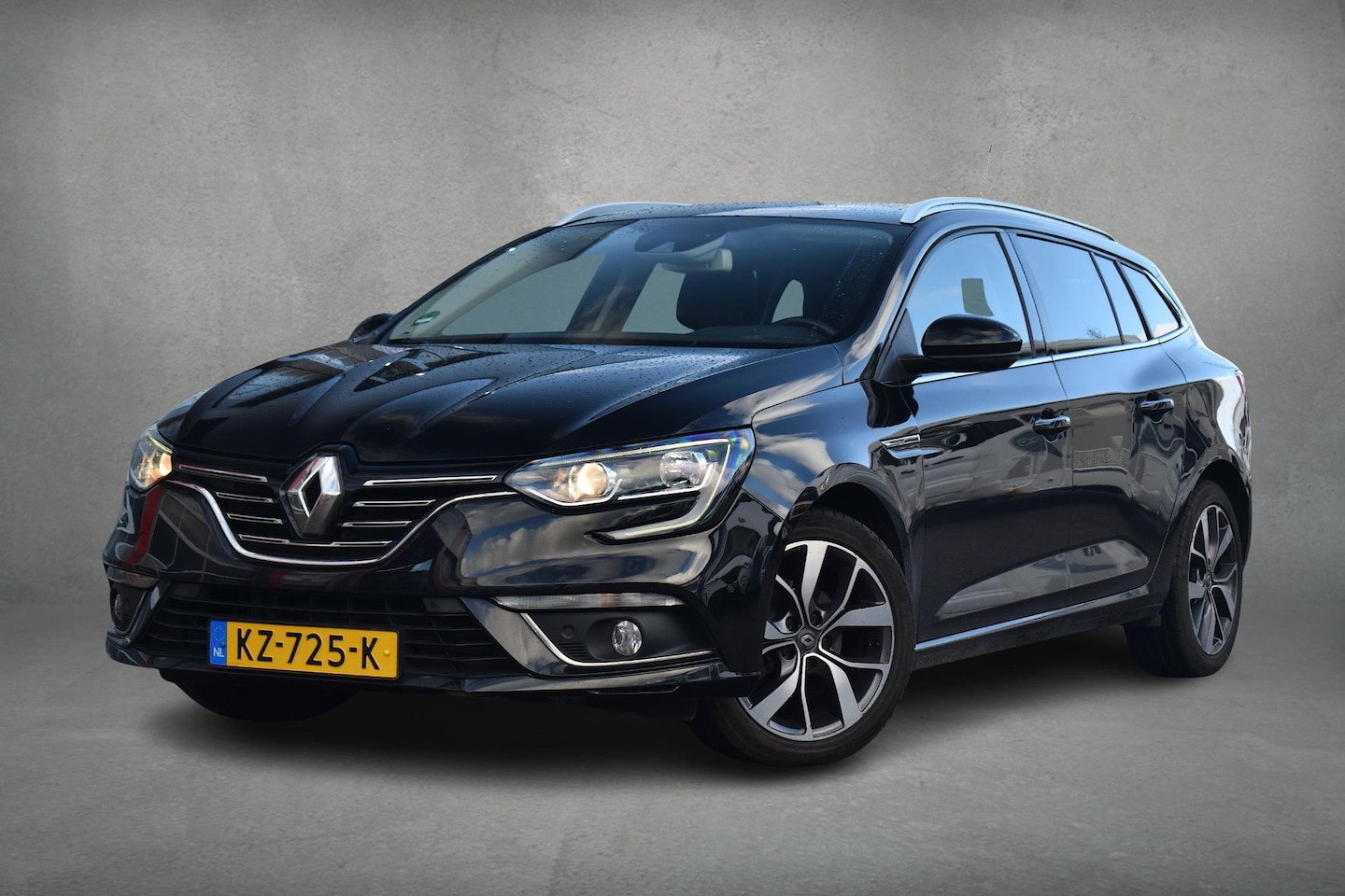Renault Mégane Estate - 1.2 TCe Bose | 130 PK | Trekhaak | Half Leer | CarPlay | Camera - AutoWereld.nl