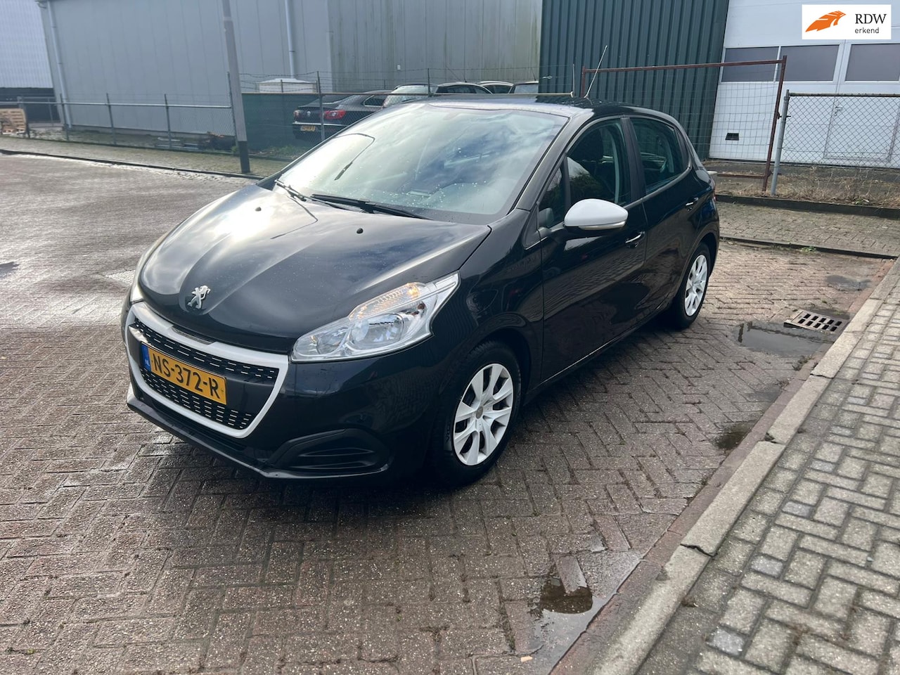 Peugeot 208 - 1.0 PureTech Access Airco Cruise Pdc Achter Nwe Disb Riem - AutoWereld.nl
