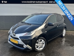 Toyota Aygo - 1.0 VVT-i x-joy Nieuw geleverd incl: Climate control, Parkeerhulp camera, Navigatie, LM ve