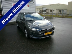 Ford Focus Wagon - 1.0 EcoBoost Hybrid Titanium Staat in Hoogeveen
