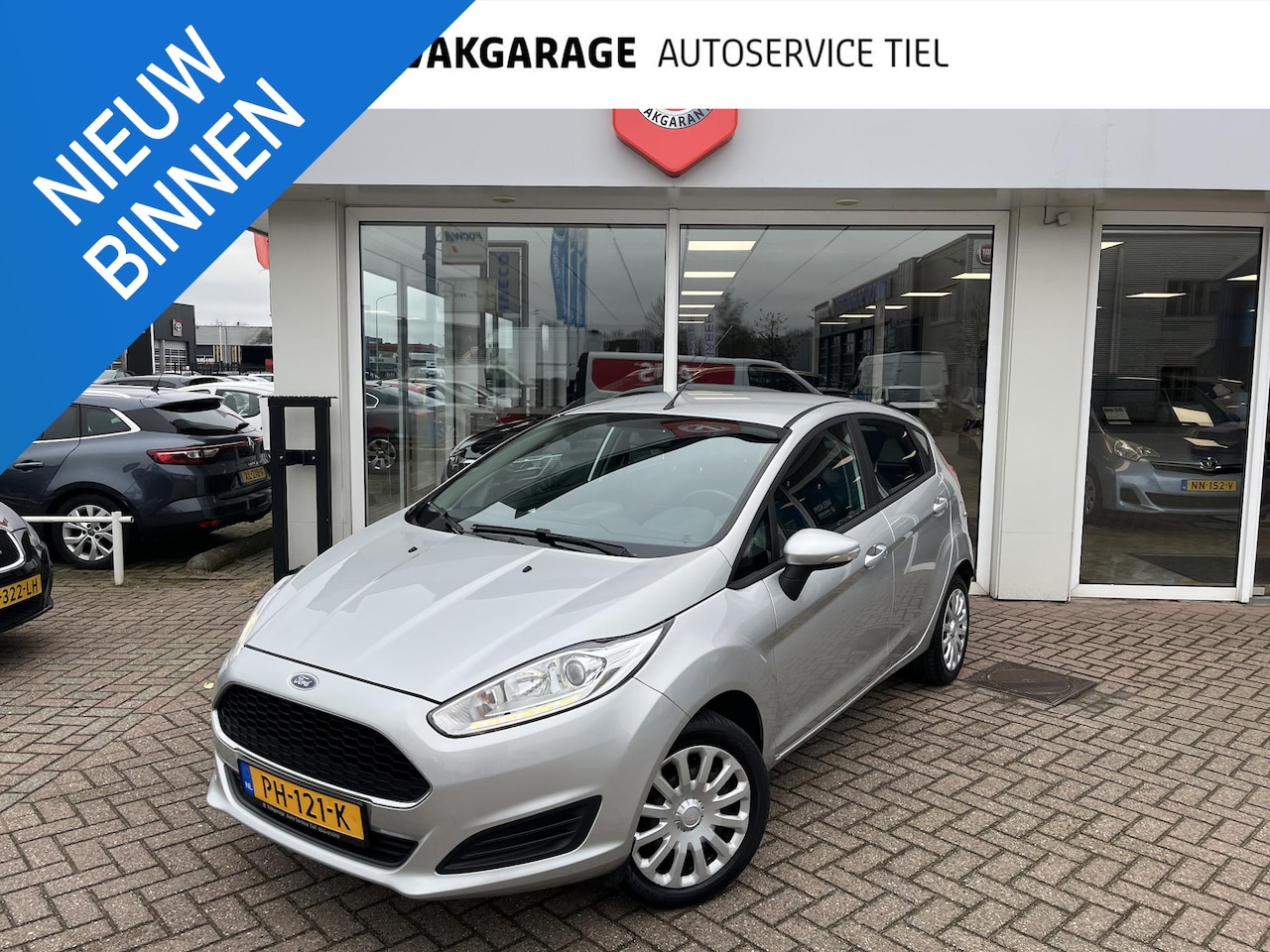 Ford Fiesta - 1.0 Style Essential Zeer nette Nederlandse auto, incl. boekjes! Navigatie, Start/Stop syst - AutoWereld.nl