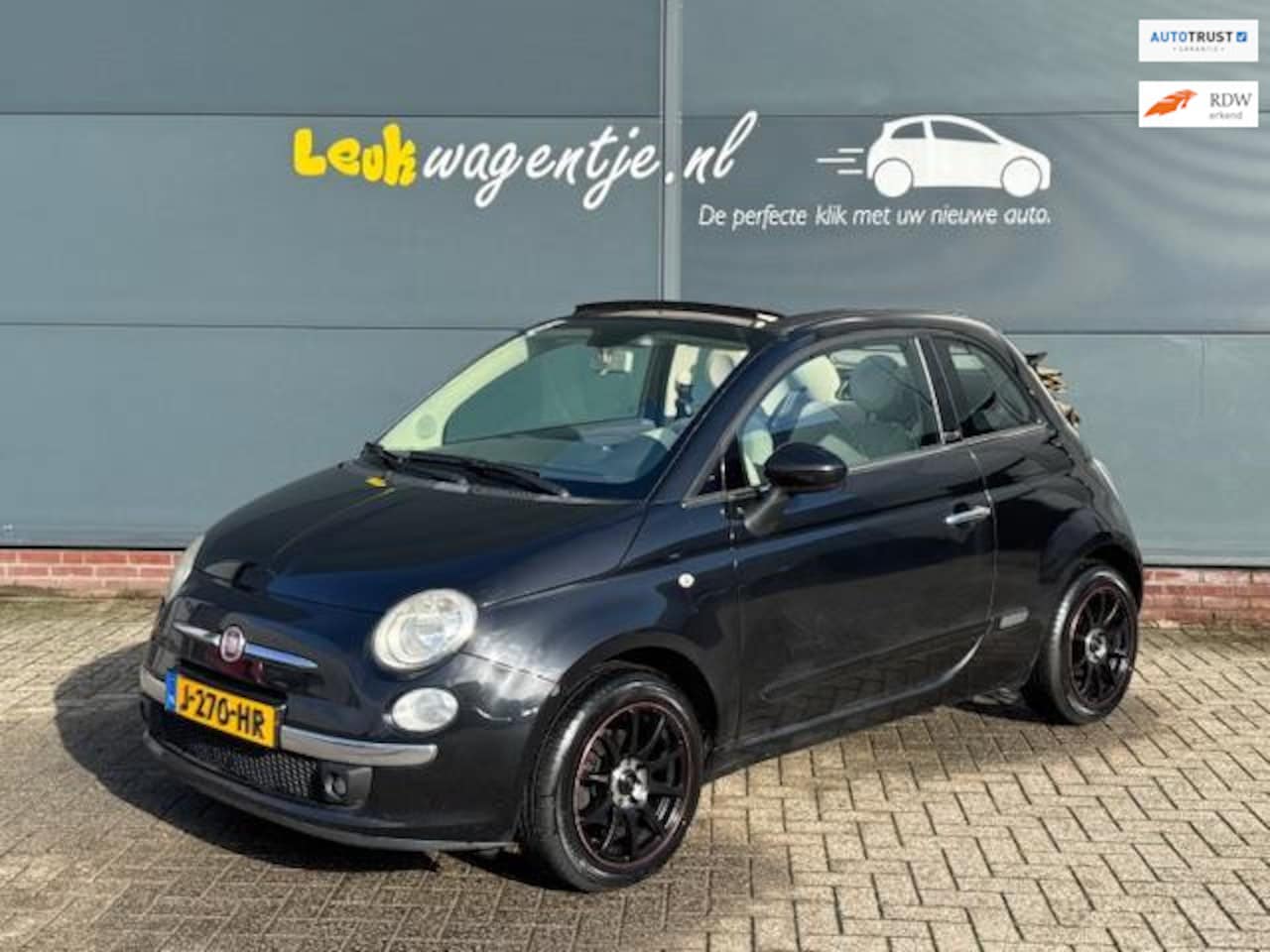 Fiat 500 C - 1.2 Lounge Cabrio *airco *groot scherm *p-sensor - AutoWereld.nl